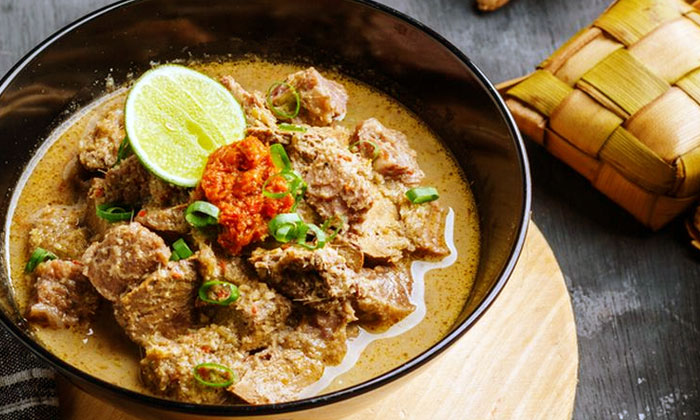 coto makassar gurih dengan kuah kental